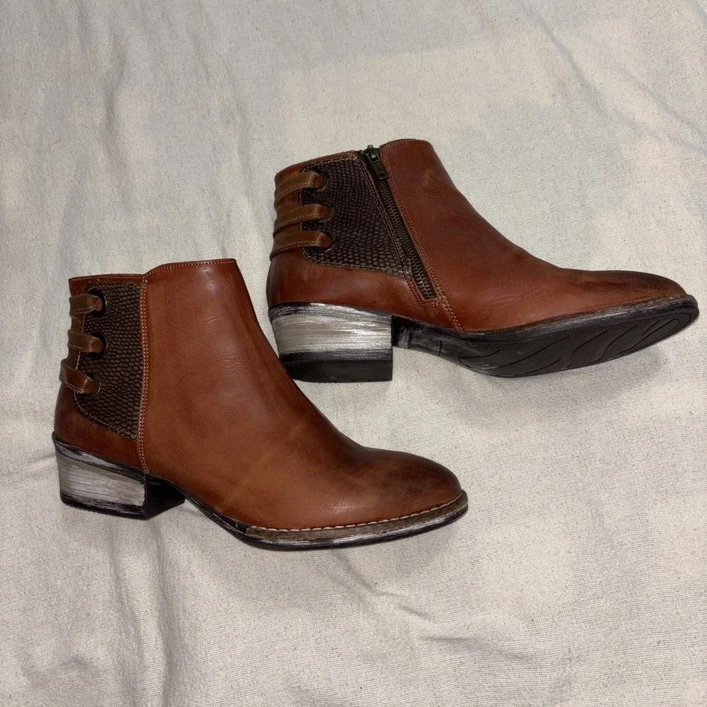 Sterling River Womens Sz9 Brown Shortie Bootie Rust‎ Color Leather Lace Back